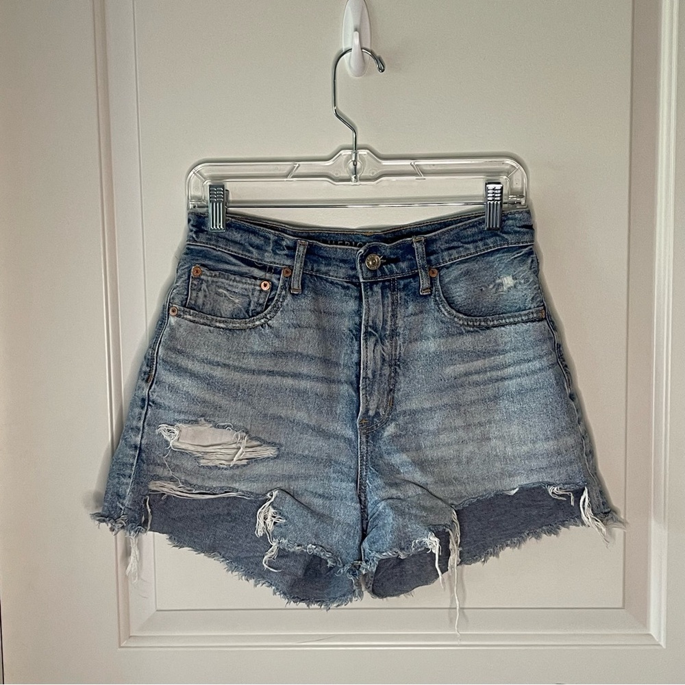American Eagle Mom Shorts Distressed Light Wash